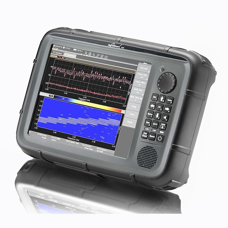 SignalShark. Real-Time Handheld Analyzer